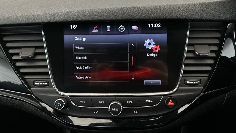 Apple Car Play & Android Auto