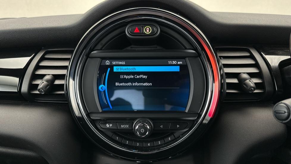 Bluetooth / Apple CarPlay 