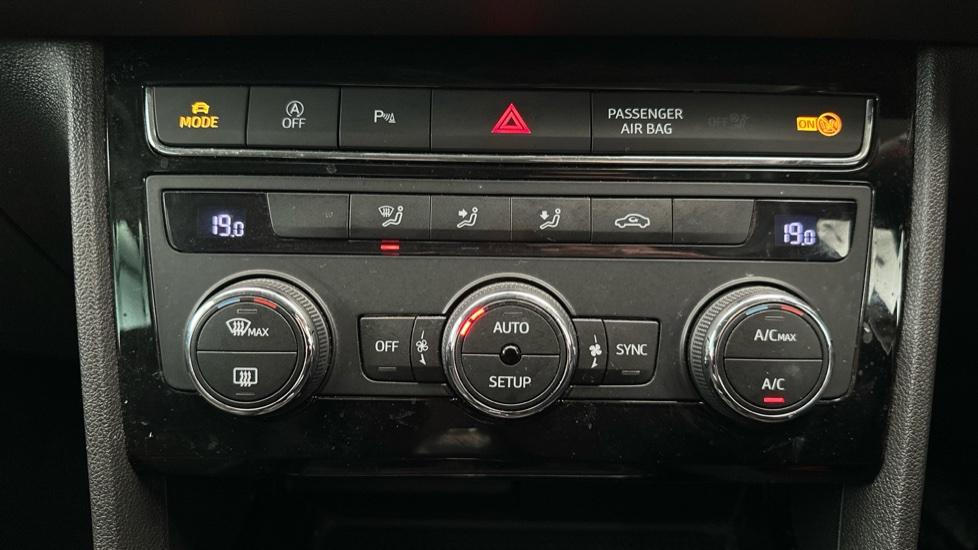 Air Conditioning /Dual Climate Control /Auto Stop/Start 