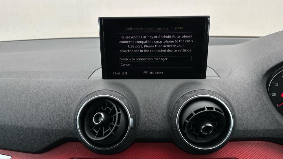 Apple Car Play & Android Auto