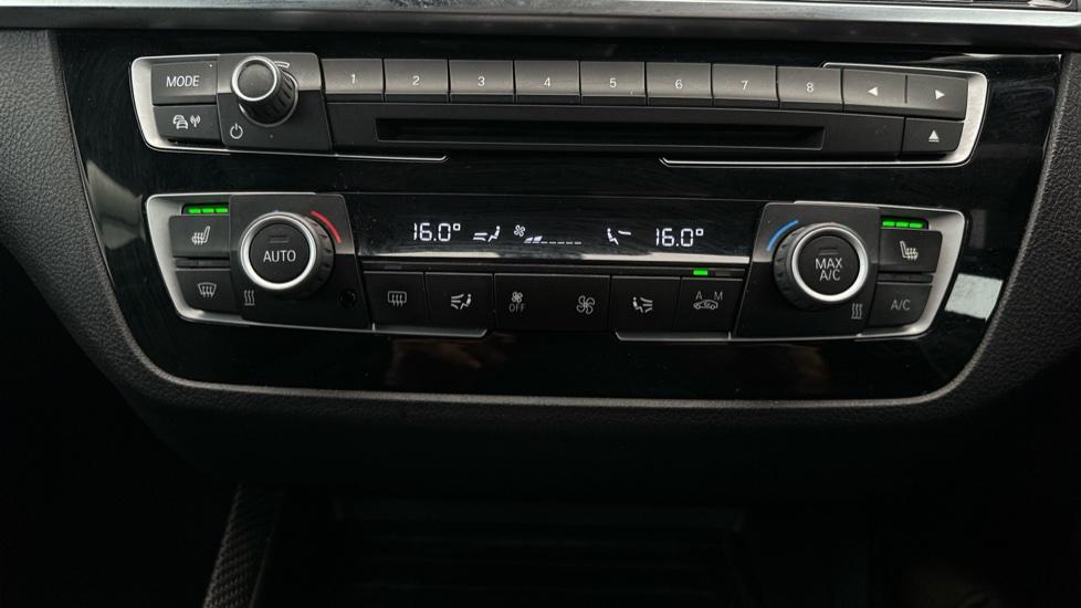 Air Conditioning /Dual Climate Control /Heated Seats 