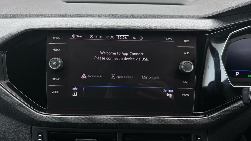 Apple Car Play & Android Auto