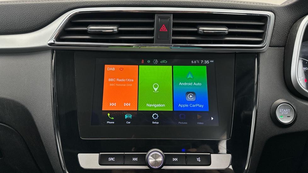 Apple Car Play & Android Auto