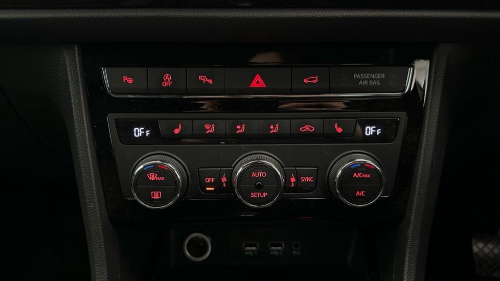 Air Conditioning /Dual Climate Control 