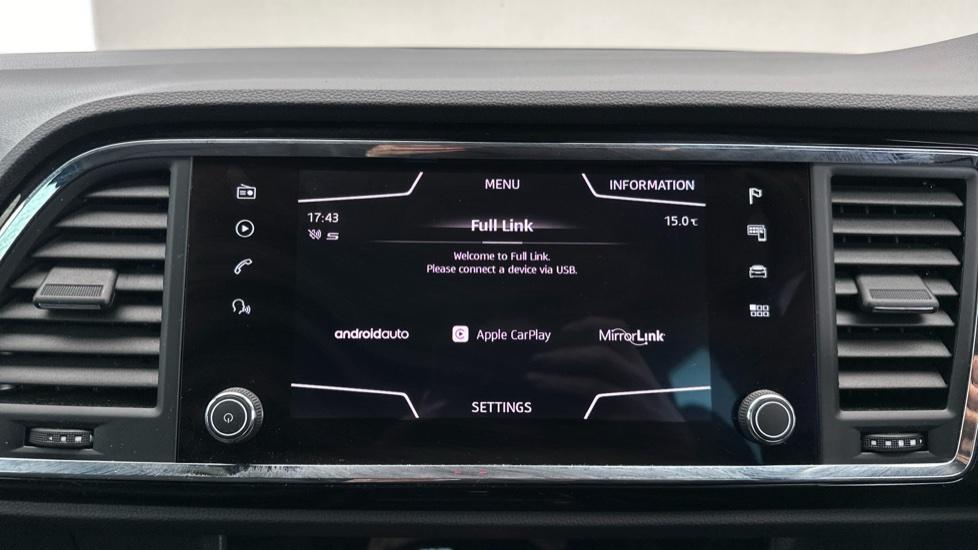 Apple Car Play & Android Auto