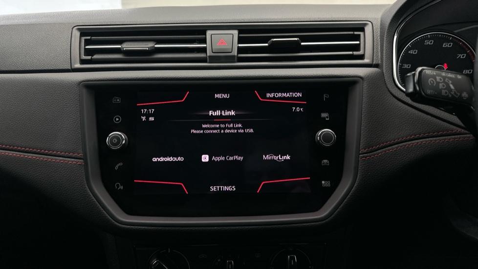 Apple Car Play & Android Auto