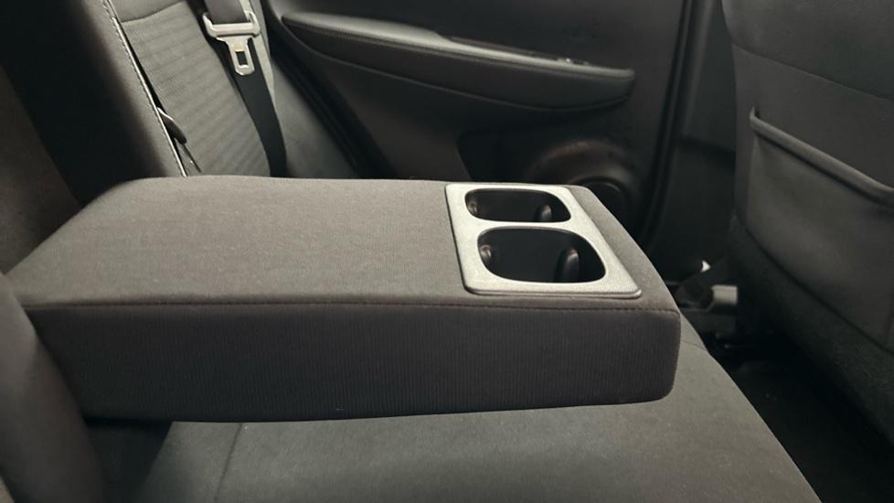 Rear Armrest/ Cup Holder