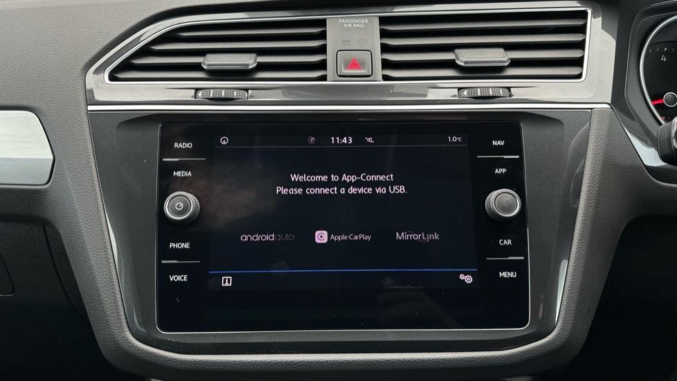 Apple Car Play & Android Auto