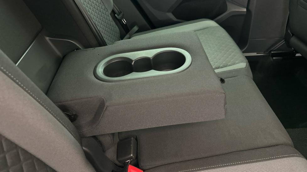 Rear Armrest/ Cup Holder