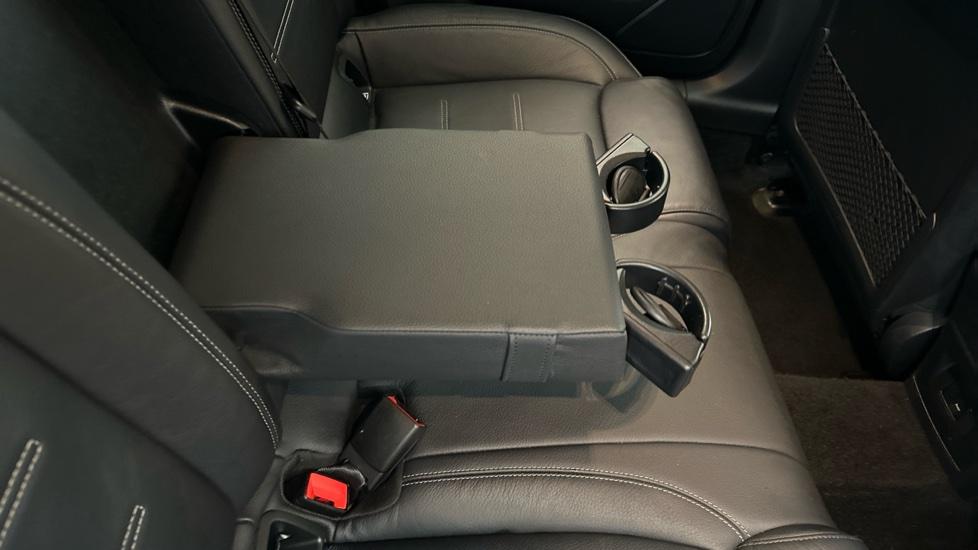 Rear Armrest/ Cup Holder