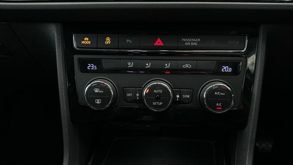 Air Conditioning /Dual Climate Control /Auto Stop/Start 