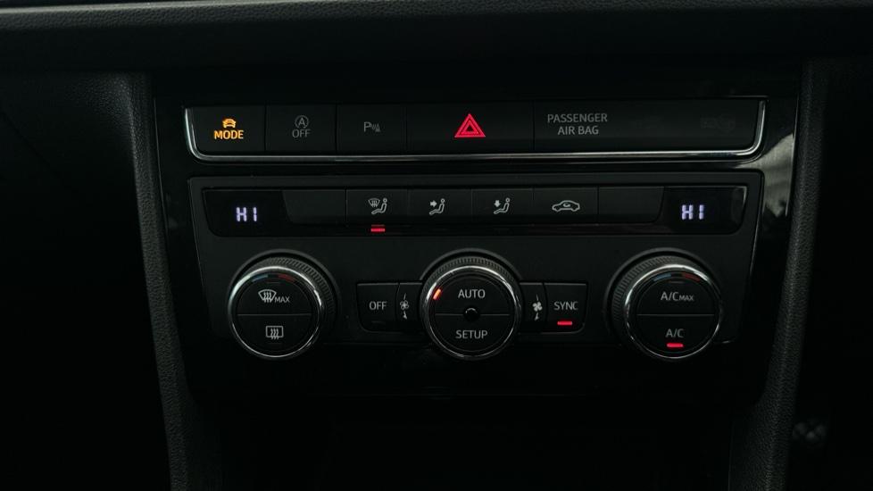 Air Conditioning /Dual Climate Control /Auto Stop/Start 