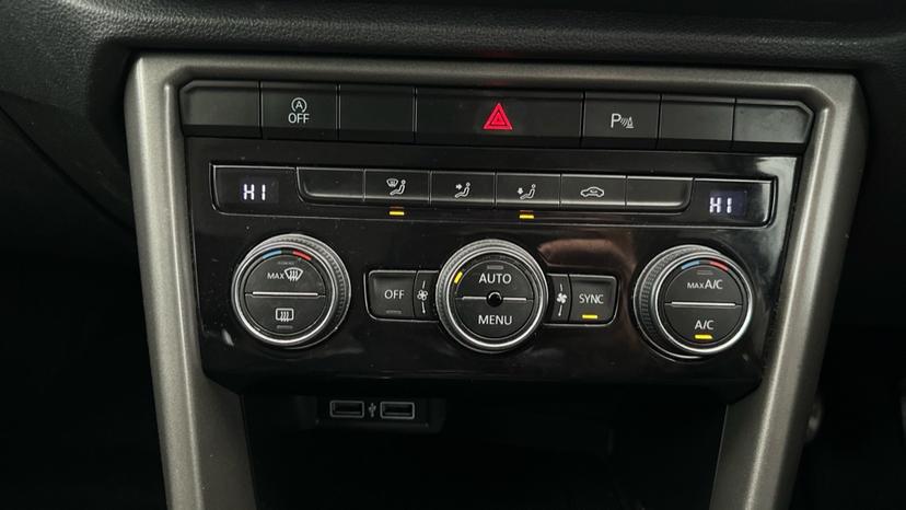 Air Conditioning /Dual Climate Control /Auto stop start 