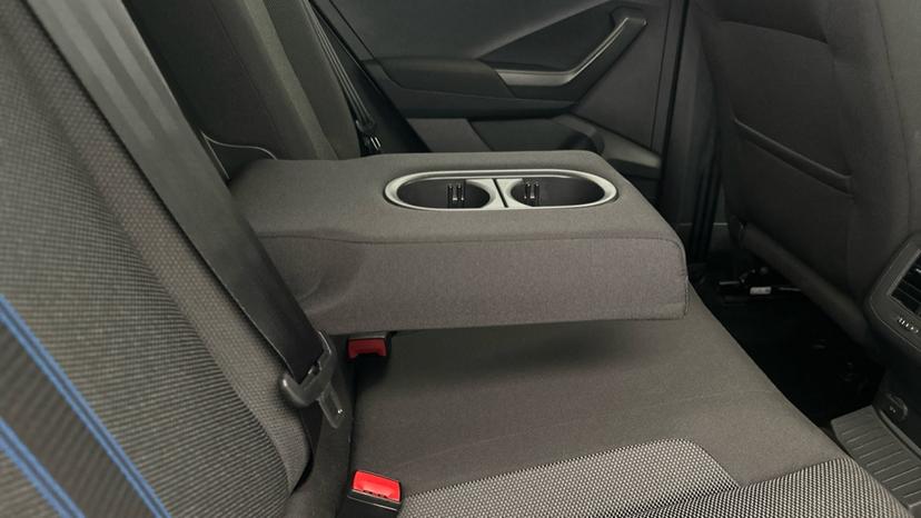 Rear Armrest/ Cup Holder