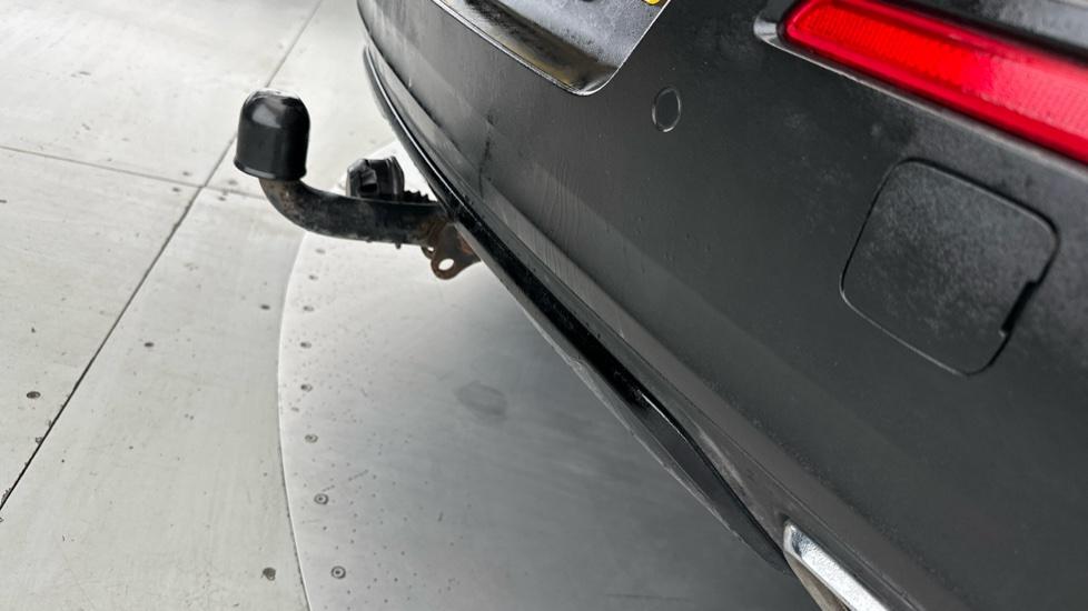 Rear Parking Sensors / Tow Bar 