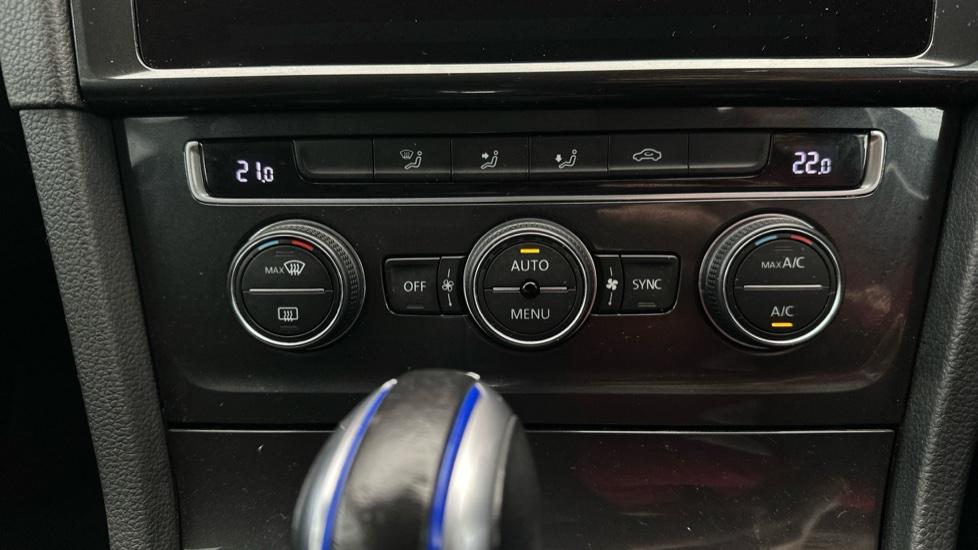 Air Conditioning /Dual Climate Control 