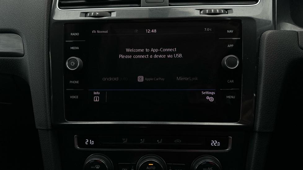 Apple Car Play & Android Auto