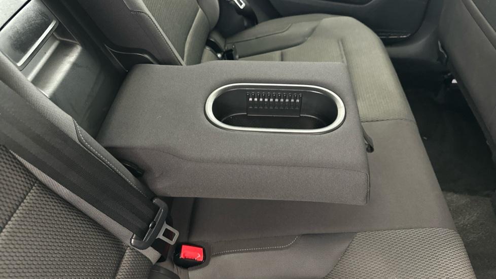 Rear Armrest/ Cup Holder