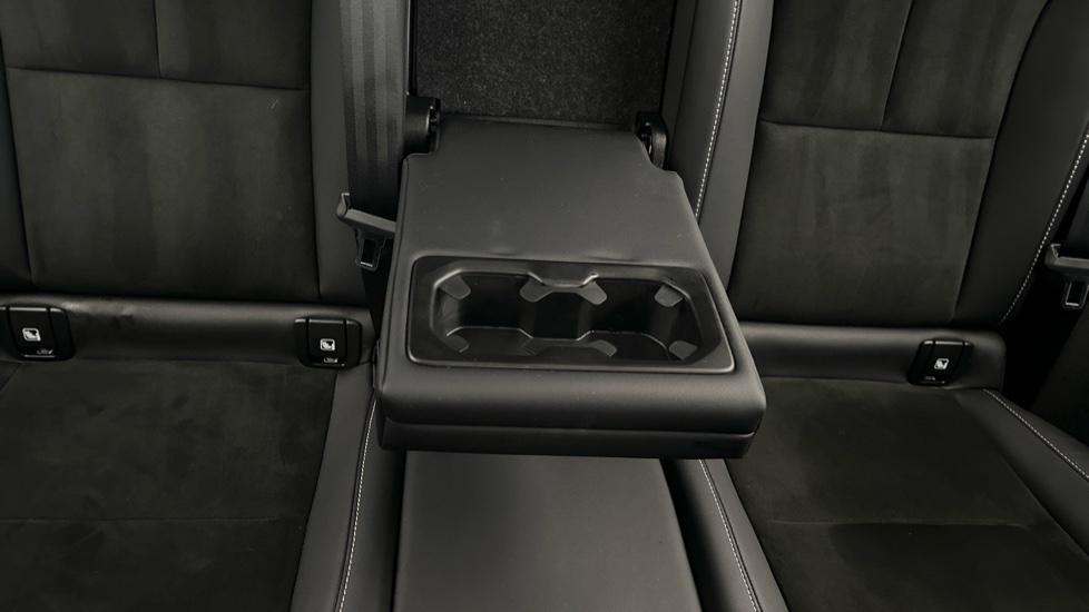 Rear Armrest/ Cup Holder