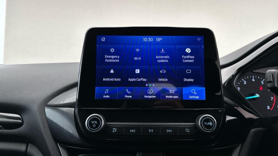 Apple Car Play & Android Auto