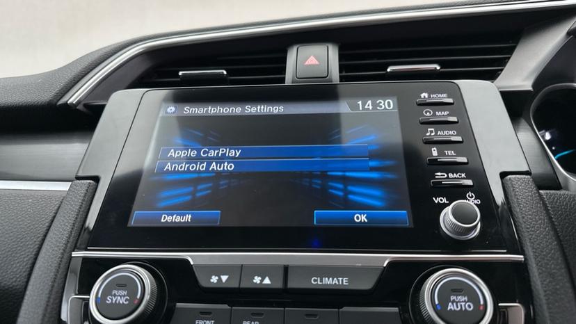 Apple Car Play & Android Auto