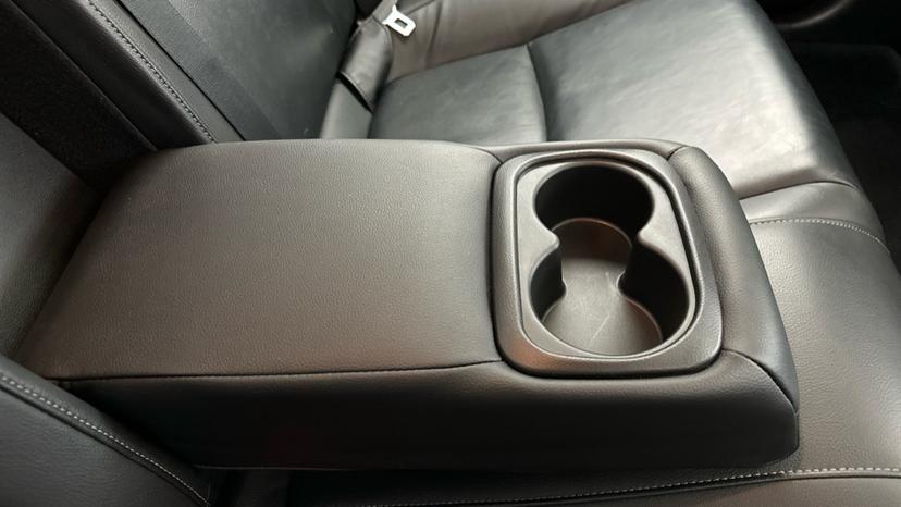 Rear Armrest/ Cup Holder