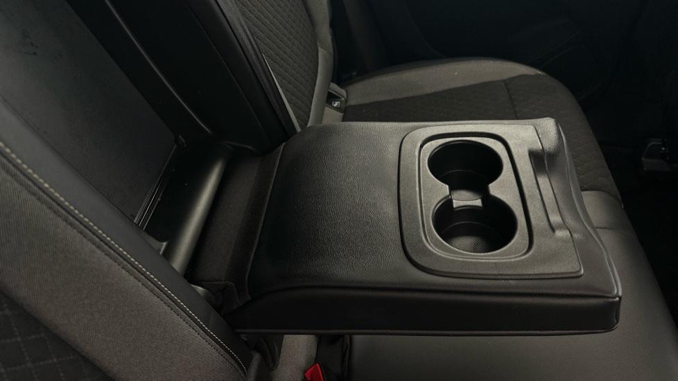 Rear Armrest/ Cup Holder