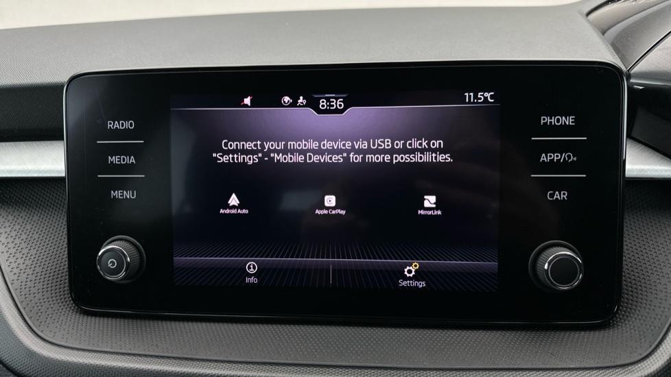 Apple Car Play & Android Auto