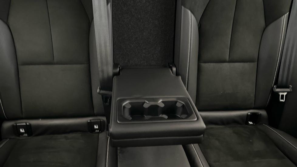 Rear Armrest/ Cup Holder