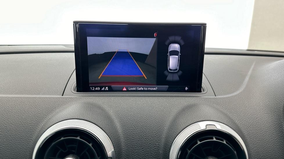 Rear View Camera/Park Pilot 