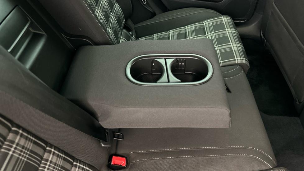 Rear Armrest/ Cup Holder