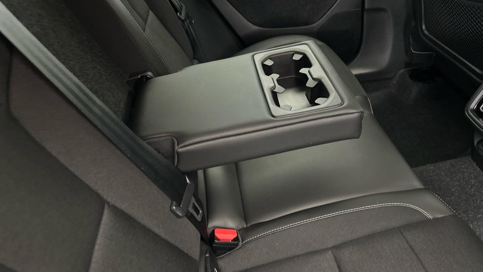 Rear Armrest/ Cup Holder