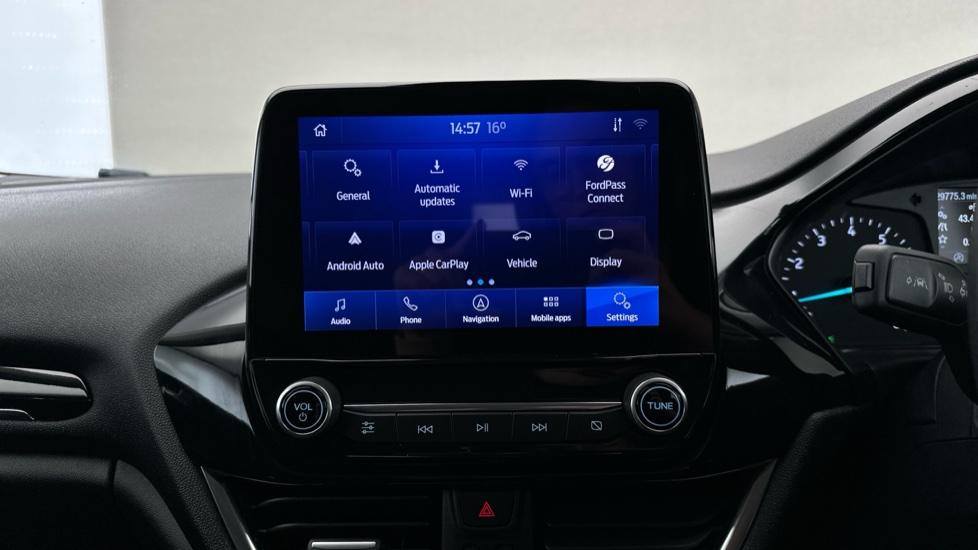 Apple Car Play & Android Auto