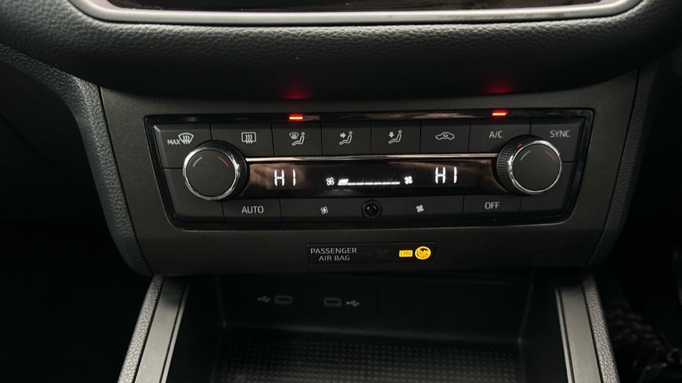 Air Conditioning  /Dual Climate Control 