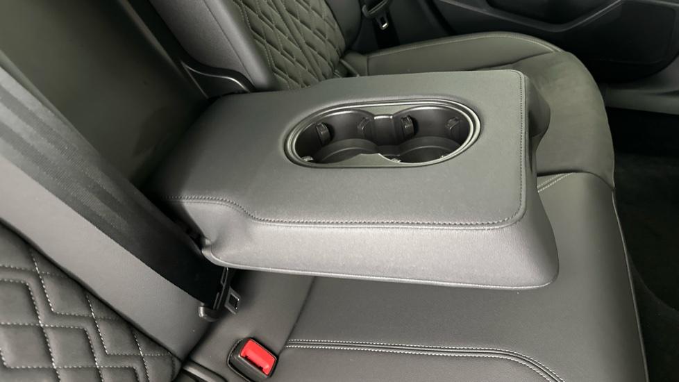 Rear Armrest/ Cup Holder