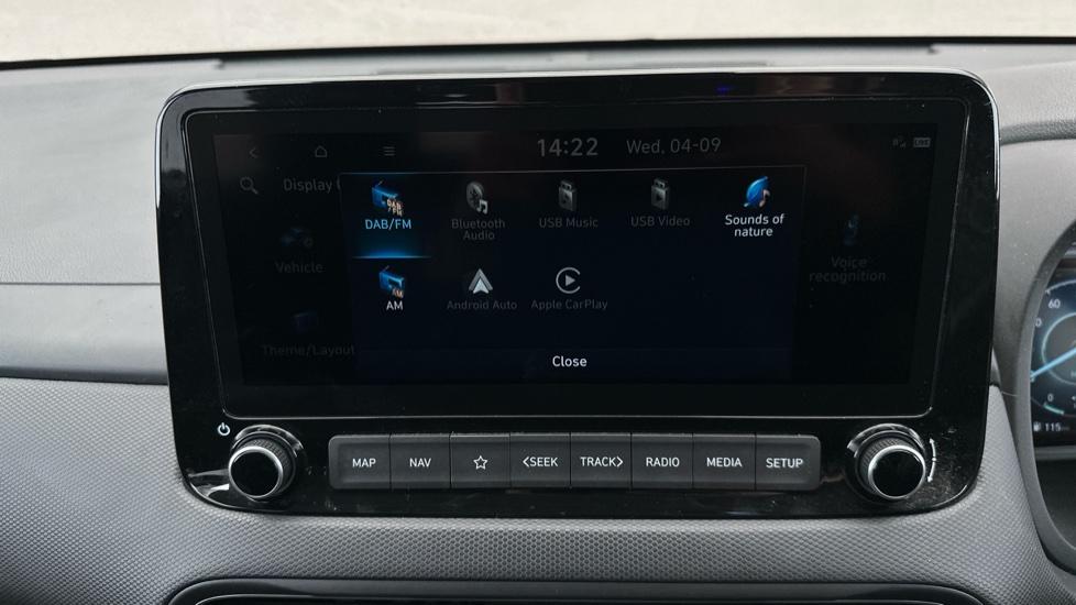 Bluetooth / Apple CarPlay / Android Auto 