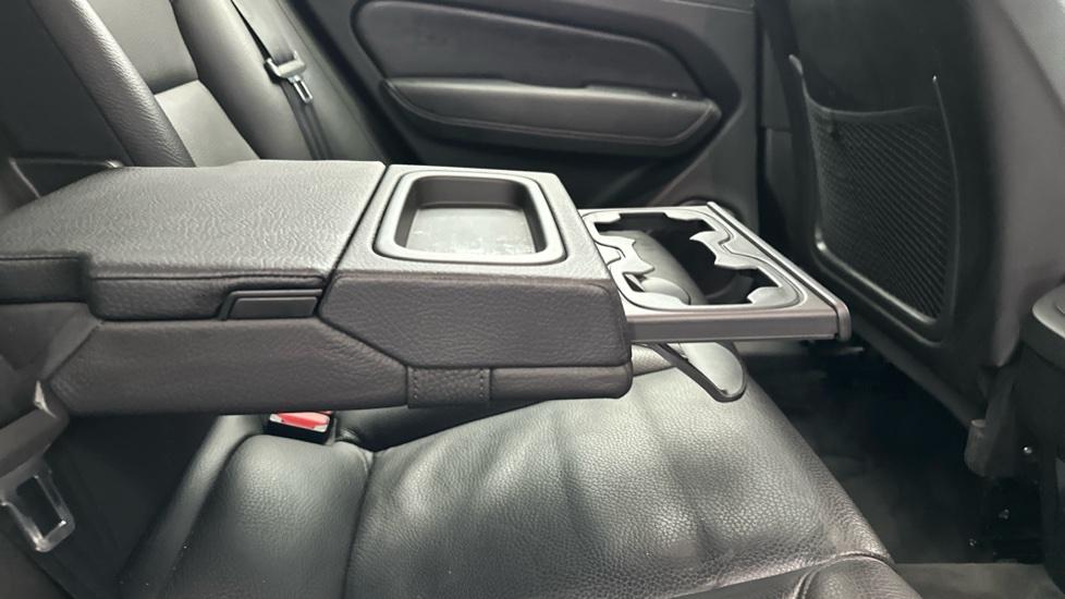 Rear Armrest/ Cup Holder