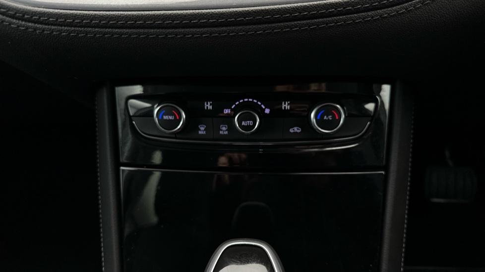 Air Conditioning /Dual Climate Control 