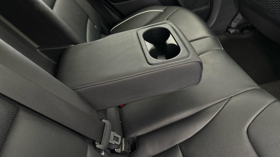 Rear Armrest/ Cup Holder