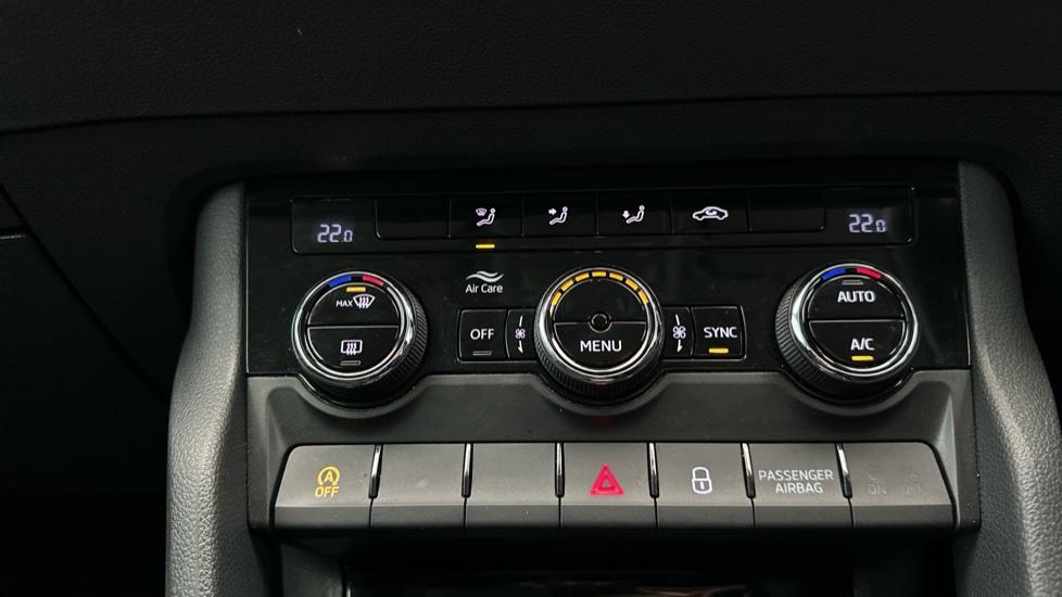 Air Conditioning /Dual Climate Control /Auto Stop/Start 