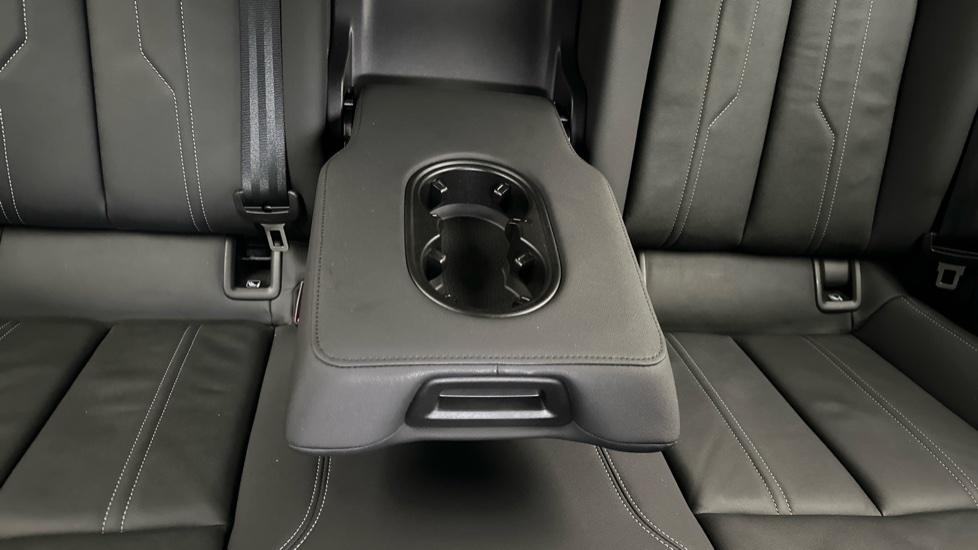 Rear Armrest/ Cup Holder