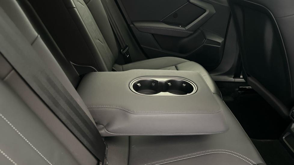 Rear Armrest/ Cup Holder