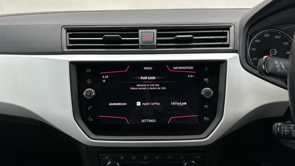 Apple Car Play & Android Auto