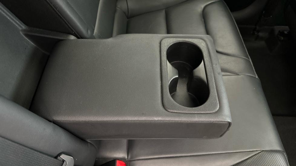 Rear Armrest/ Cup Holder