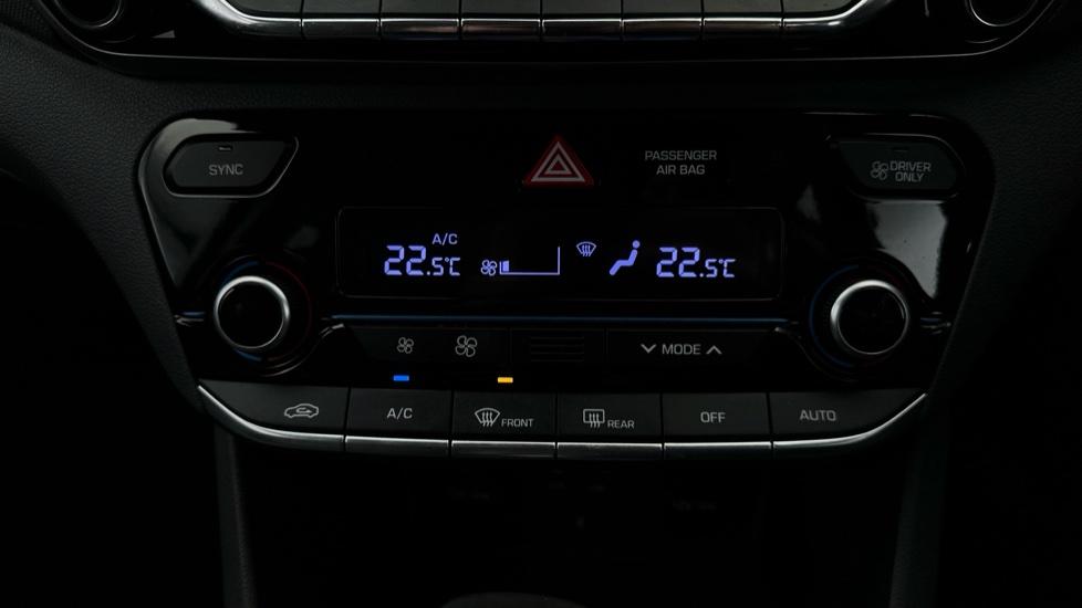 Air Conditioning /Dual Climate Control 