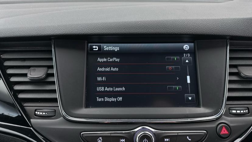 Apple CarPlay/Android Auto 