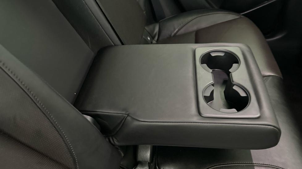 Rear Armrest/ Cup Holder