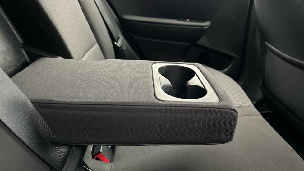 Rear Armrest/ Cup Holder