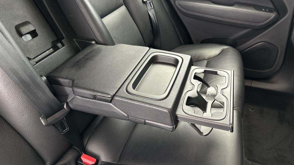 Rear Armrest/ Cup Holder