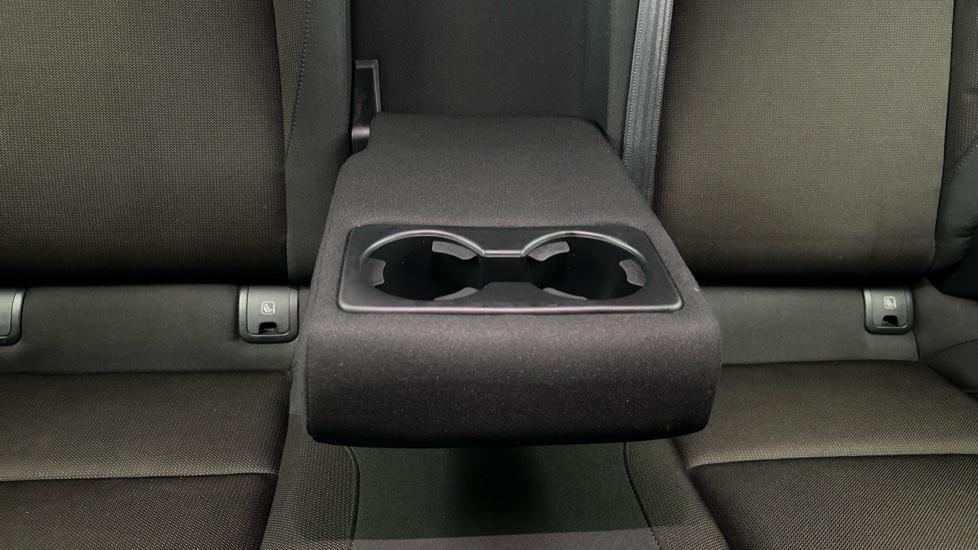 Rear Armrest/ Cup Holder